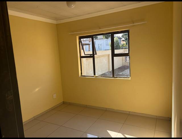 2 BEDROOM HOUSE FOR SALE IN ROSSLYN